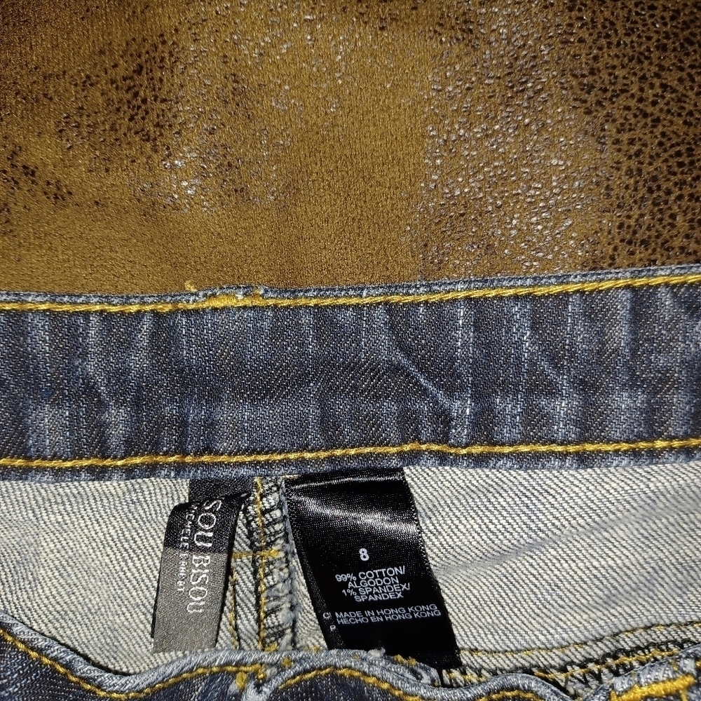 BISOU BISOU WOMENS JEANS, SIZE 8, 5 POCKET, WITH BLING. - Picture 8 of 9